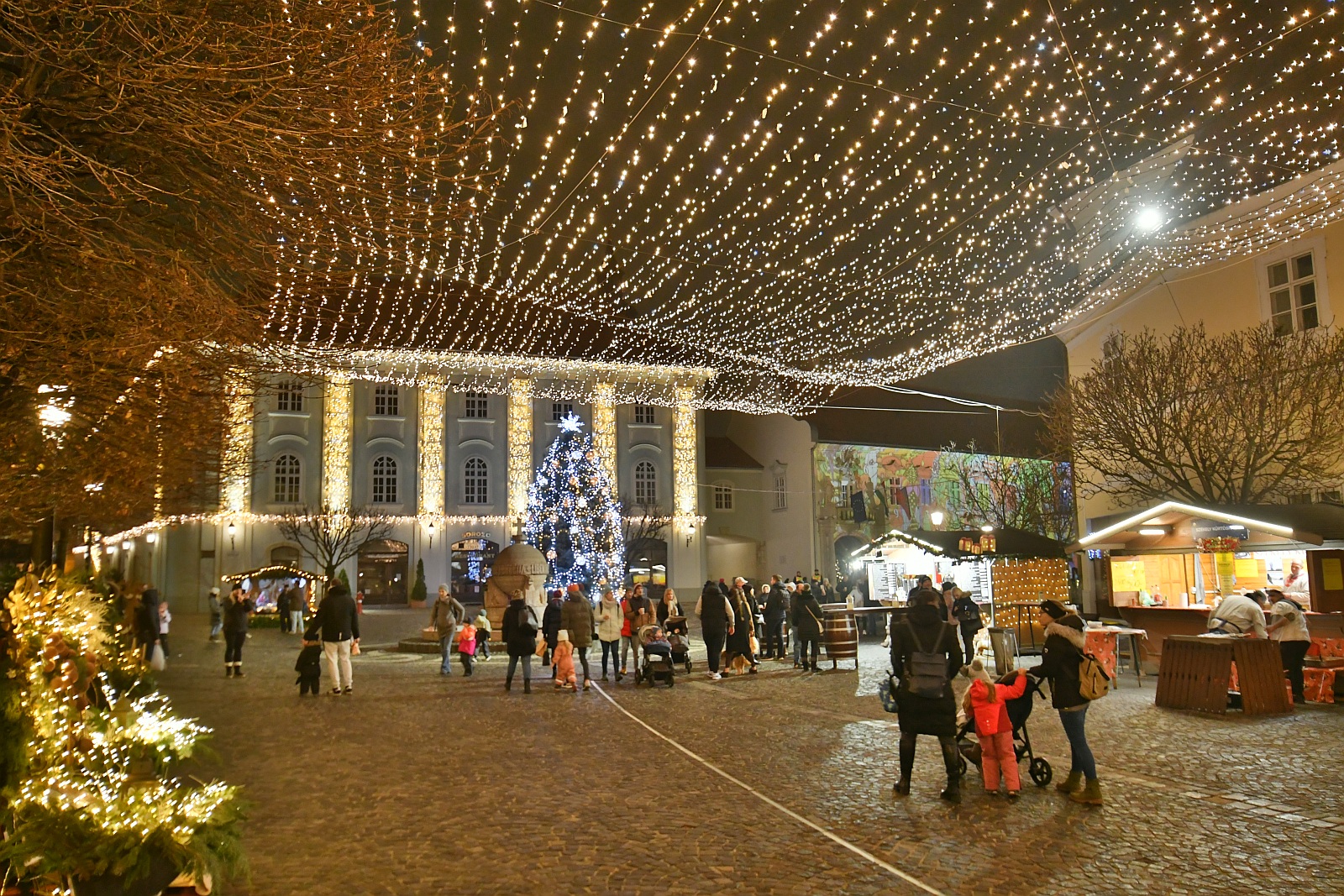 Karácsonyi csodák Székesfehérváron - fények, ízek, lélekmelengető pillanatok